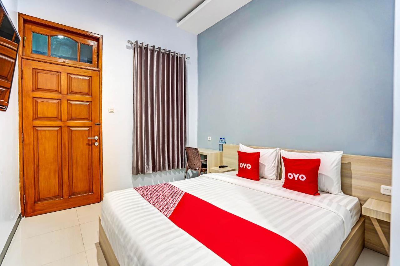 Oyo 90891 Parang Kusumo Residence Krembangan ภายนอก รูปภาพ